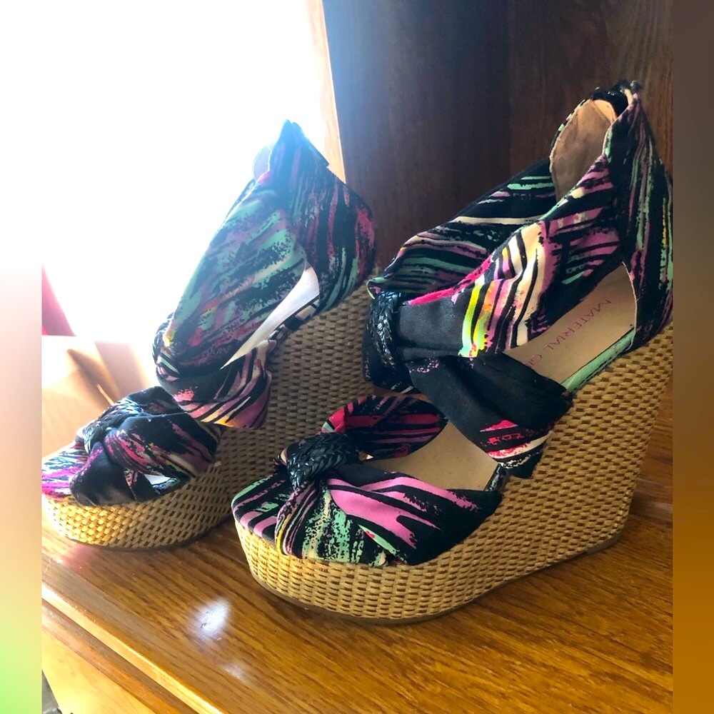 NWT Material Girl Platform Heels Size 6/36
